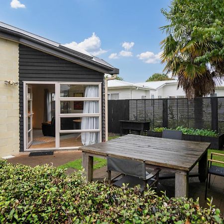 Sunny, Quiet, 2-Bedroom Unit In Fabulous Location! Cambridge Exterior photo