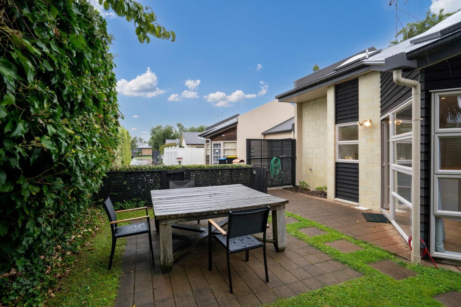 Sunny, Quiet, 2-Bedroom Unit In Fabulous Location! Cambridge Exterior photo