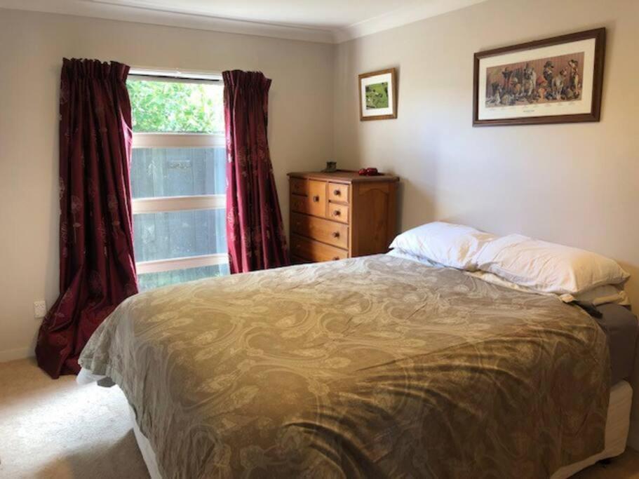 Sunny, Quiet, 2-Bedroom Unit In Fabulous Location! Cambridge Exterior photo